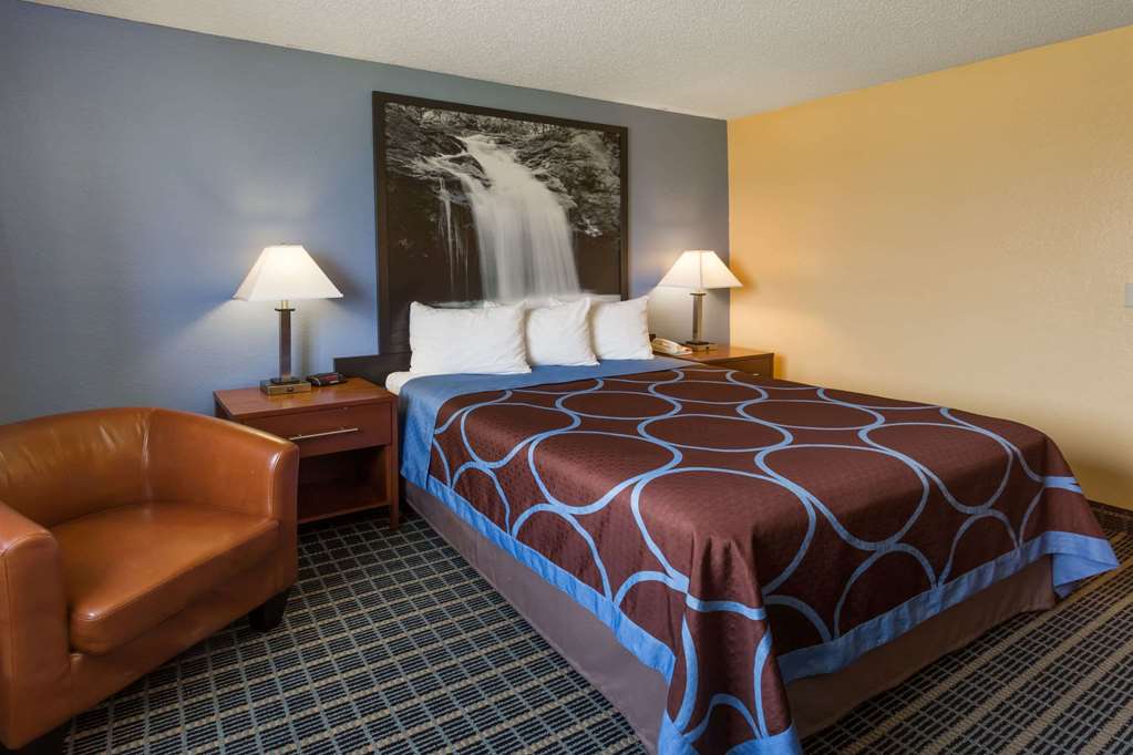 Super 8 by Wyndham Janesville - photo 13