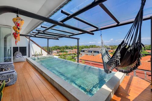 Beautiful Penthouse w incredible views pool & cinema room in Canggu, Indonesia
