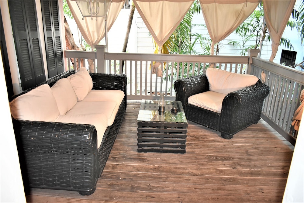 Simonton Court Historic Inn & Cottages - photo 11