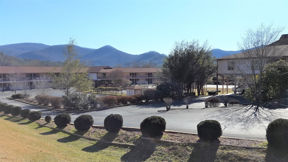 Mountain Valley Inn Dillard - photo 32