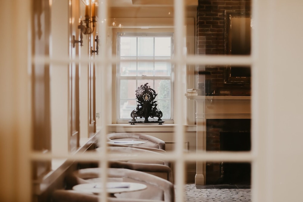 Garrison Inn Boutique Hotel - photo 3