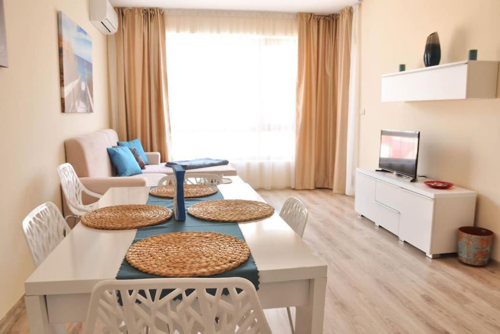 Апартамент South Bay - last minute hotel in Varna