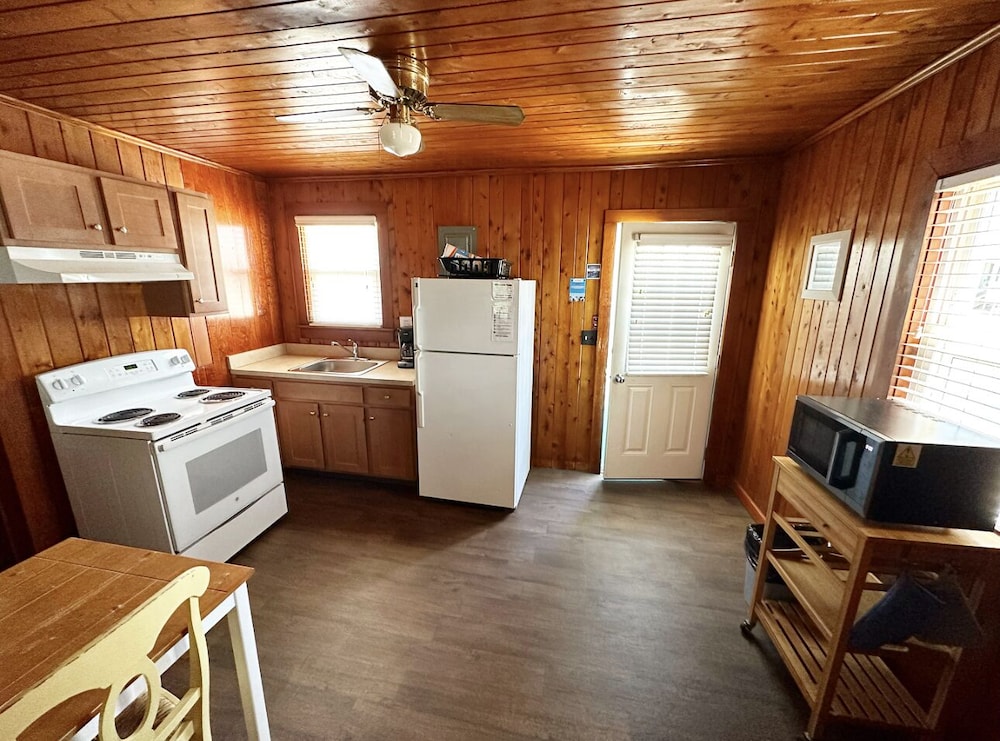 SandSpur Ocean Cottages - photo 40