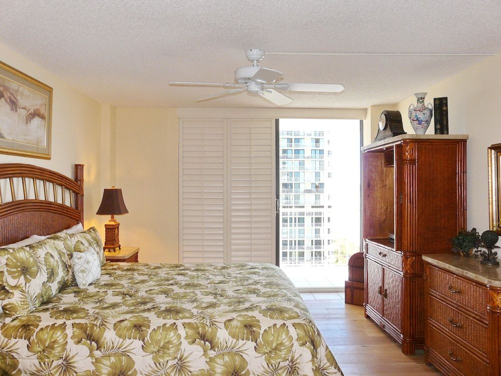 South Seas Tower 4 1209 - photo 24