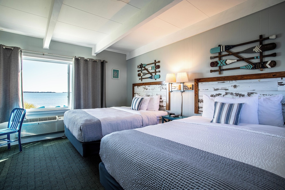 Beachfront Inn - photo 40