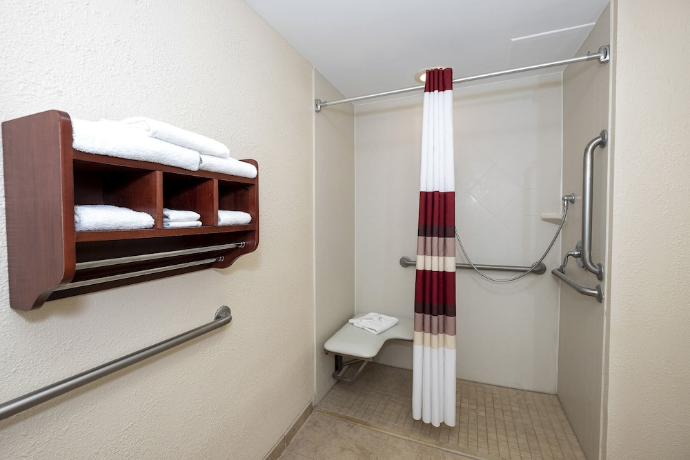 Red Roof Inn Meriden - photo 23