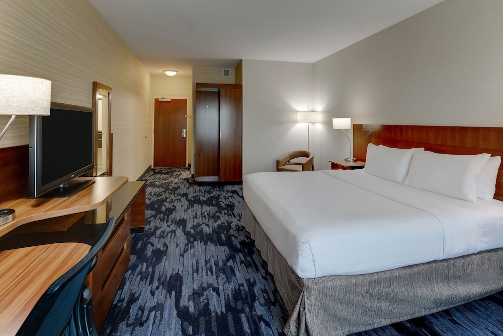 Fairfield Inn & Suites Hutchinson - photo 9
