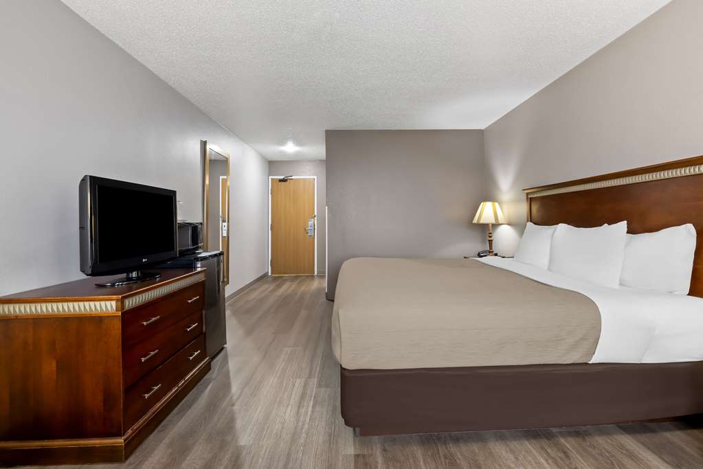 Quality Inn near Monument Health Rapid City Hospital - photo 23