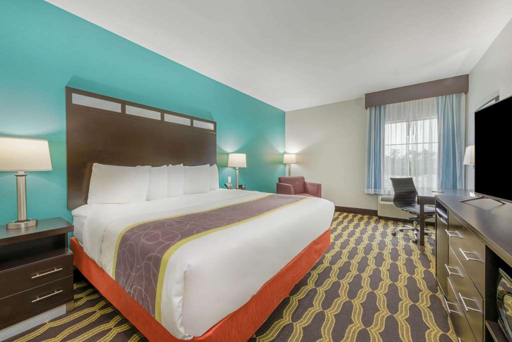 La Quinta Inn & Suites by Wyndham Houston Humble Atascocita - photo 13