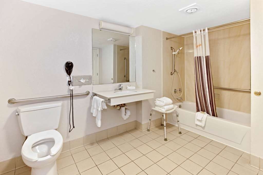 La Quinta Inn by Wyndham Santa Fe - photo 10