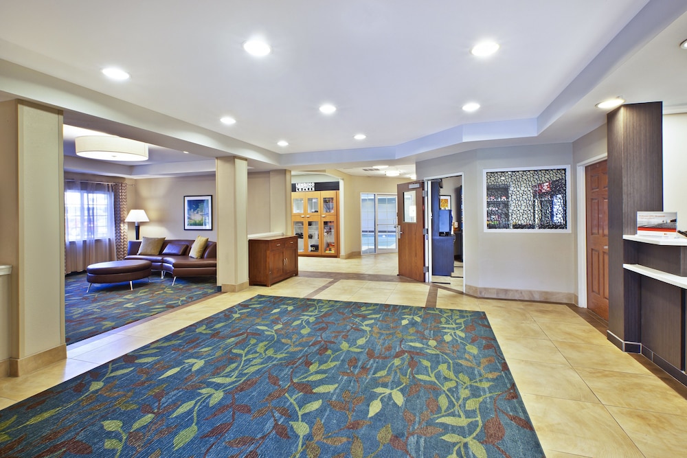 Candlewood Suites Indianapolis Airport an IHG Hotel - photo 3