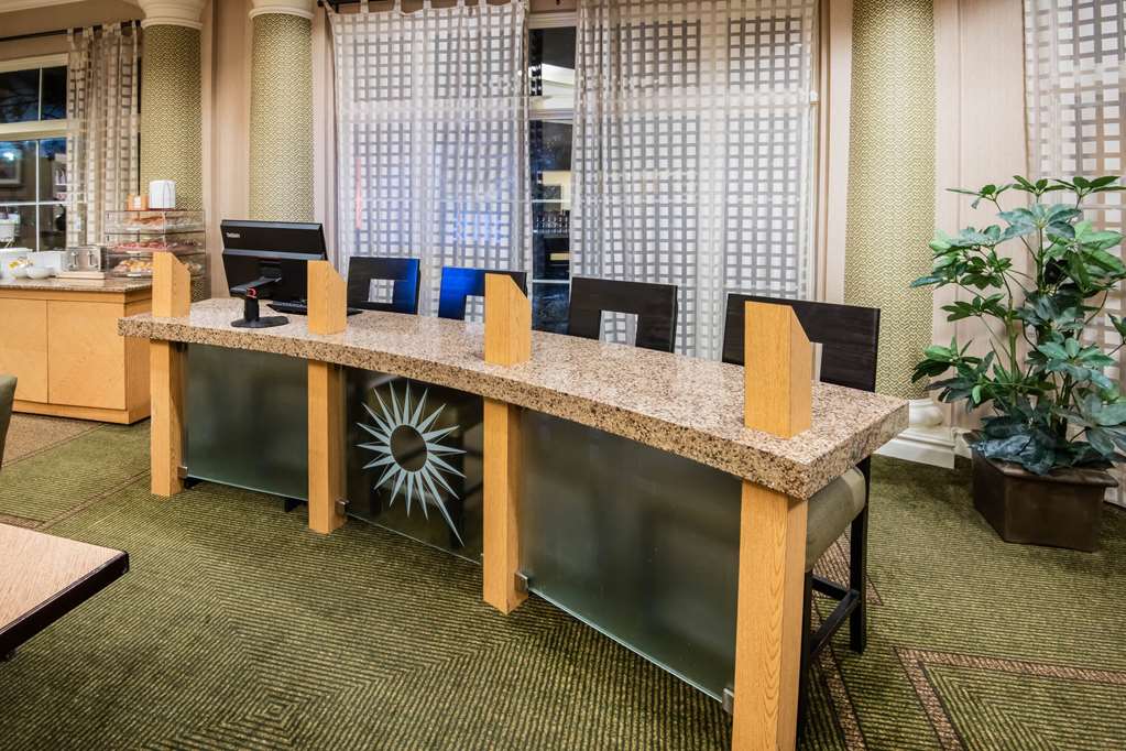 La Quinta Inn & Suites by Wyndham Colorado Springs South AP - photo 63