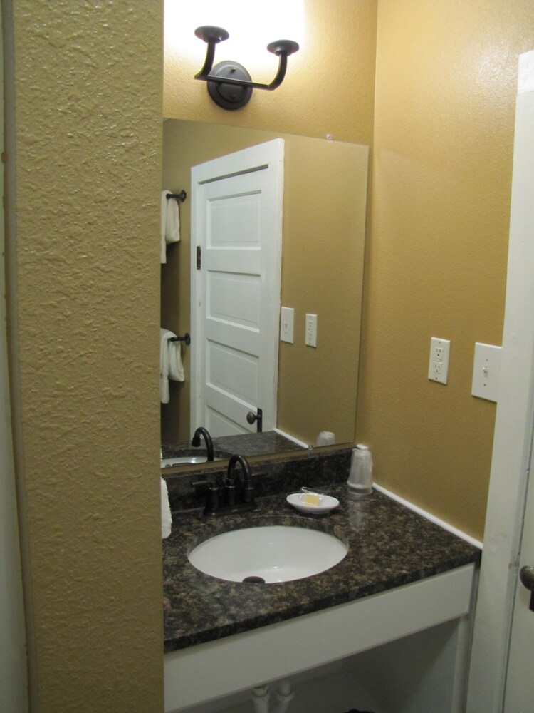 Mountain View Historic Hotel & Cafe - photo 13