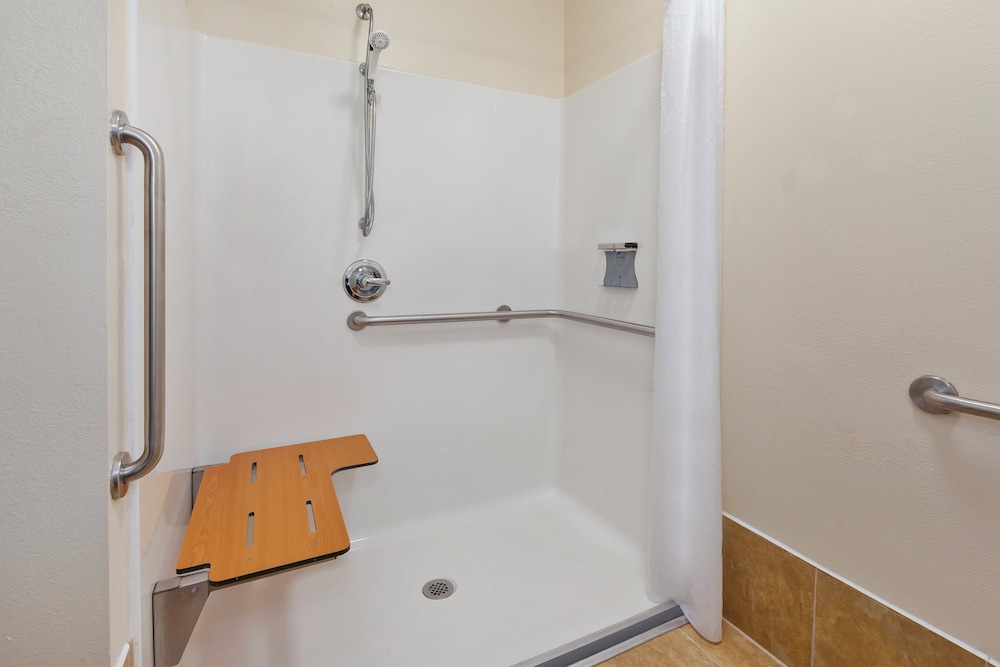 Candlewood Suites Washington North by IHG - photo 16