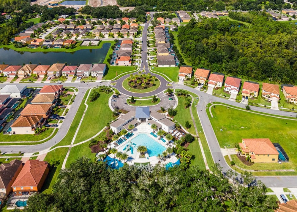 Upstay 19 guest Resort Home w Pool Hottub Disney - photo 40