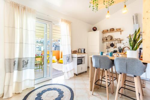Attico Shardana 2 Tra Mare e Storia — 4-Star Luxury Hotel in Castelsardo, Italy