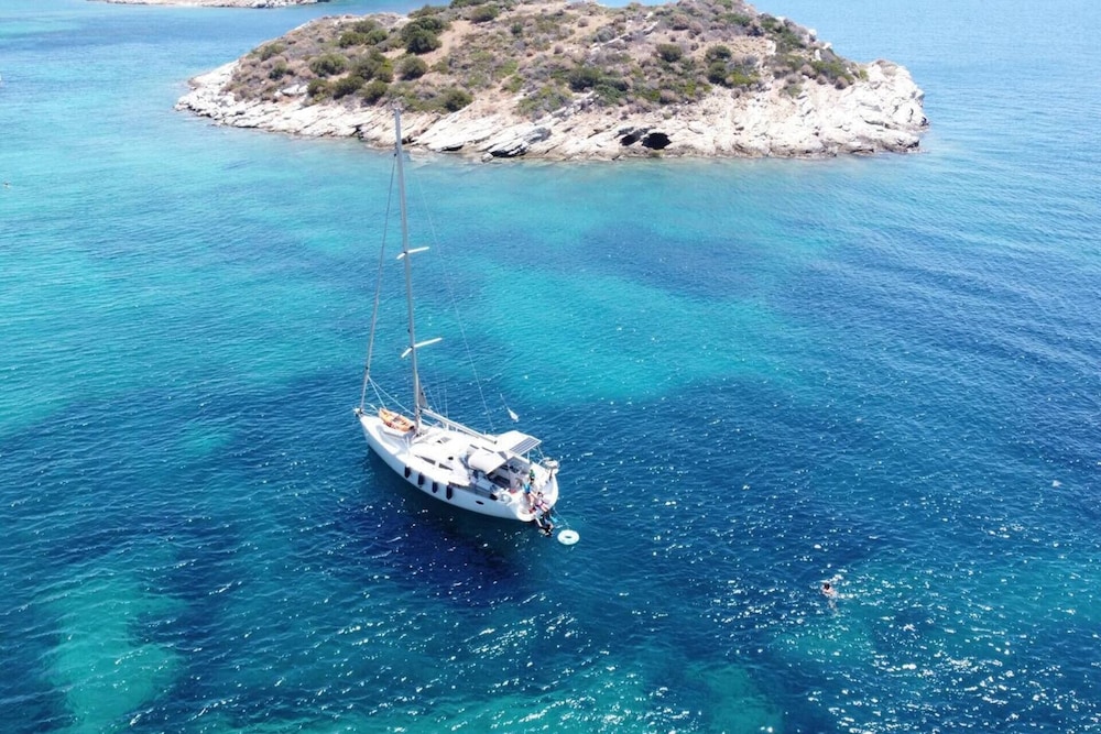 Sailing Yacht by Owner Holidays to Greek Islands in Alimos, Greece