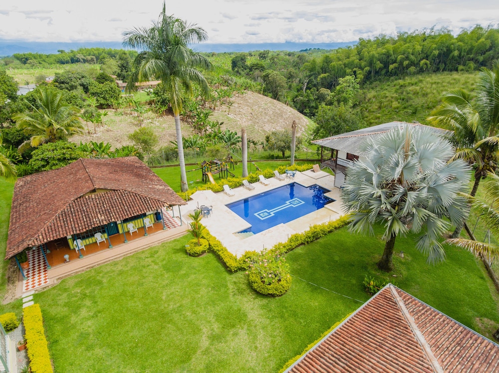 Hacienda Araucaria Habitacion 10 — Quimbaya
