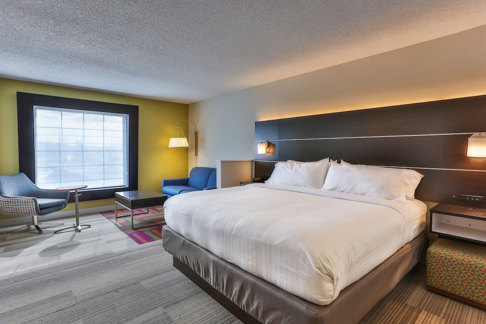 Holiday Inn Express & Suites Reading by IHG - photo 16