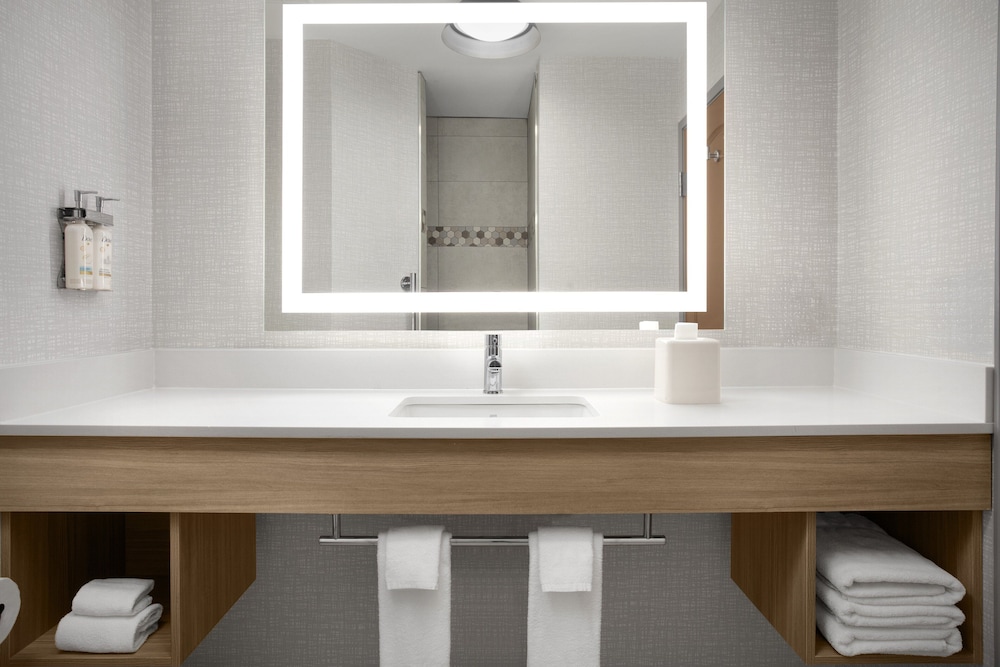 Holiday Inn Express Hotel & Suites DFW West Hurst by IHG - photo 6