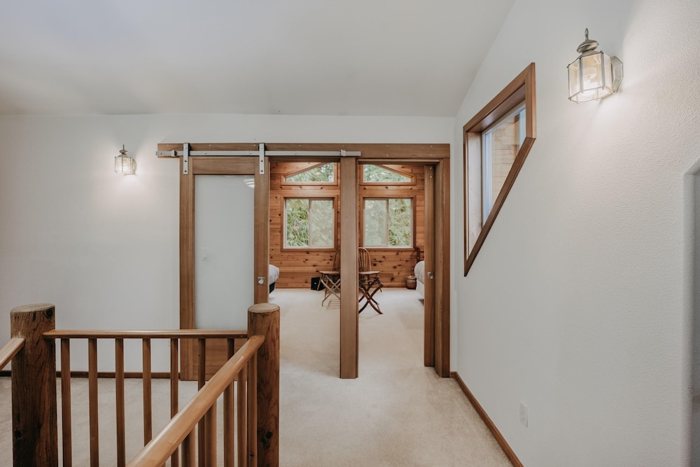 07MF Silver Lake #7 - carbon neutral hotel in Deming