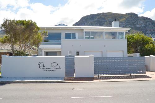 Ocean Pearl Hermanus 5 Bedrooms — 4-Star Luxury Hotel in Hermanus, South Africa