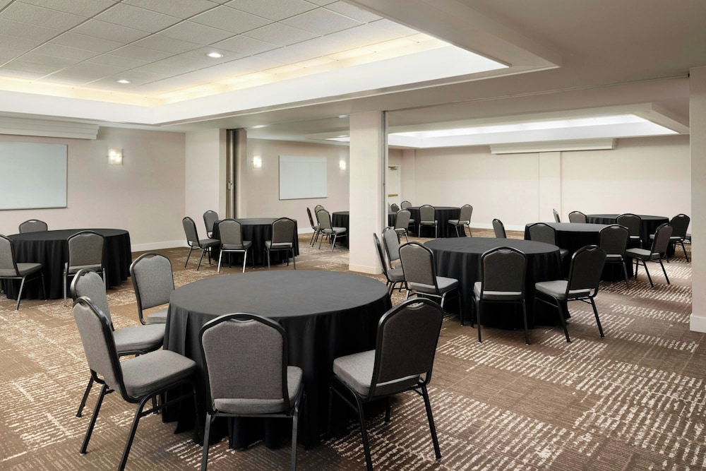 Courtyard by Marriott Pasadena Old Town - photo 65