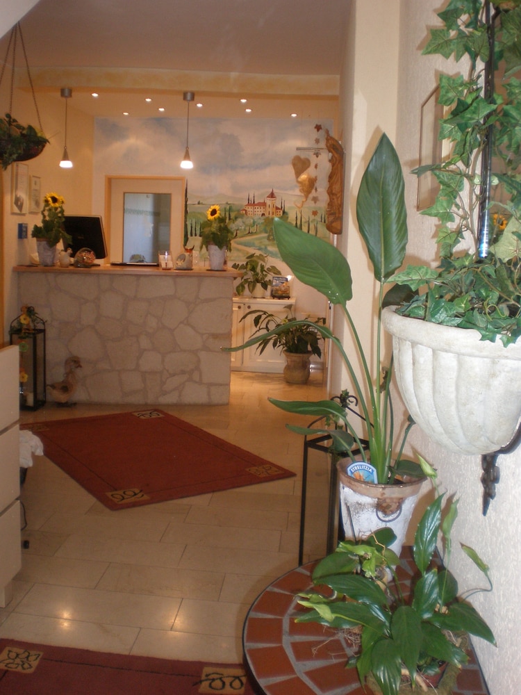 Hotel Bockmaier — Oberpframmern — photo 2