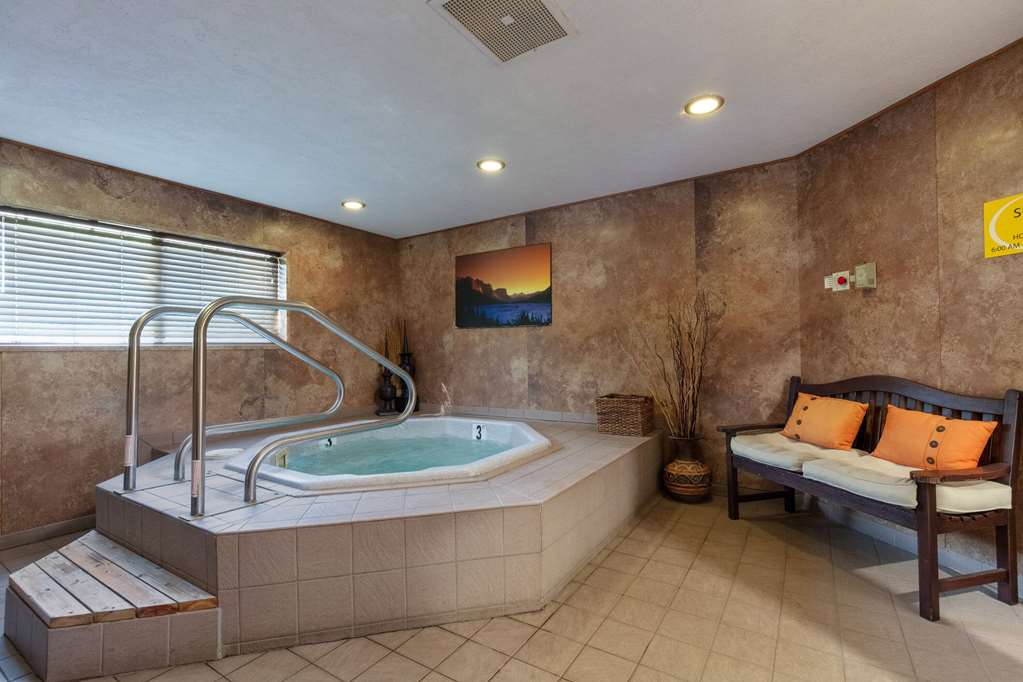 Super 8 by Wyndham St. Regis - photo 7