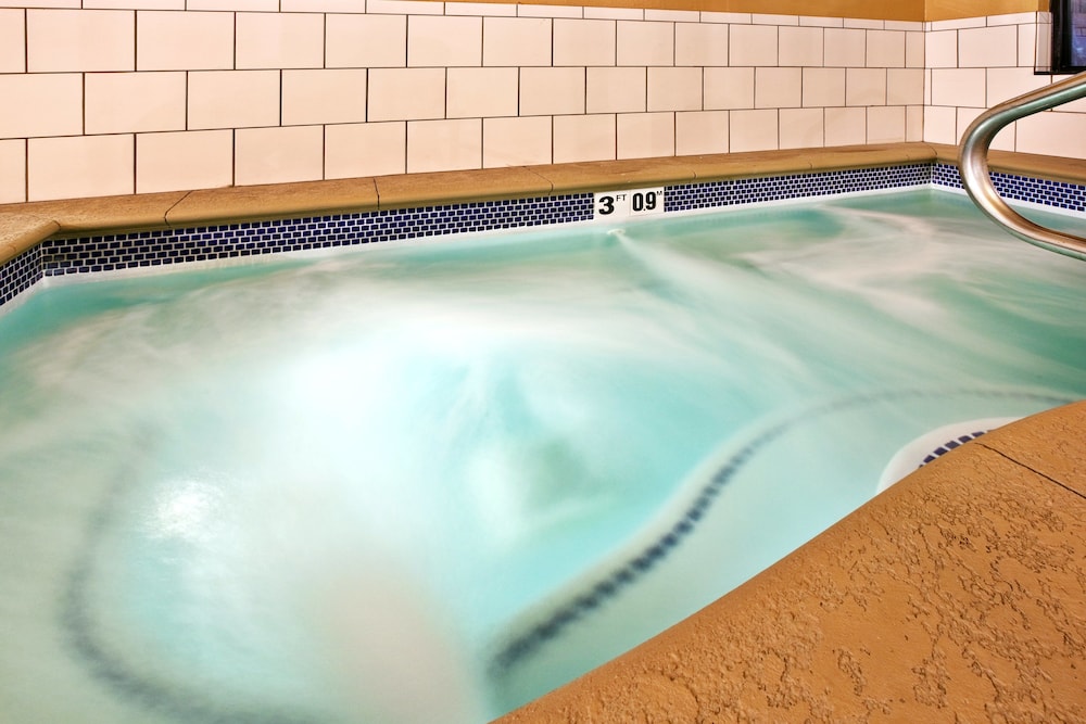 Holiday Inn Express Hotel & Suites Crawfordsville by IHG - photo 16