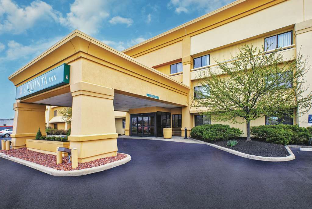 La Quinta Inn by Wyndham Toledo Perrysburg - featured photo