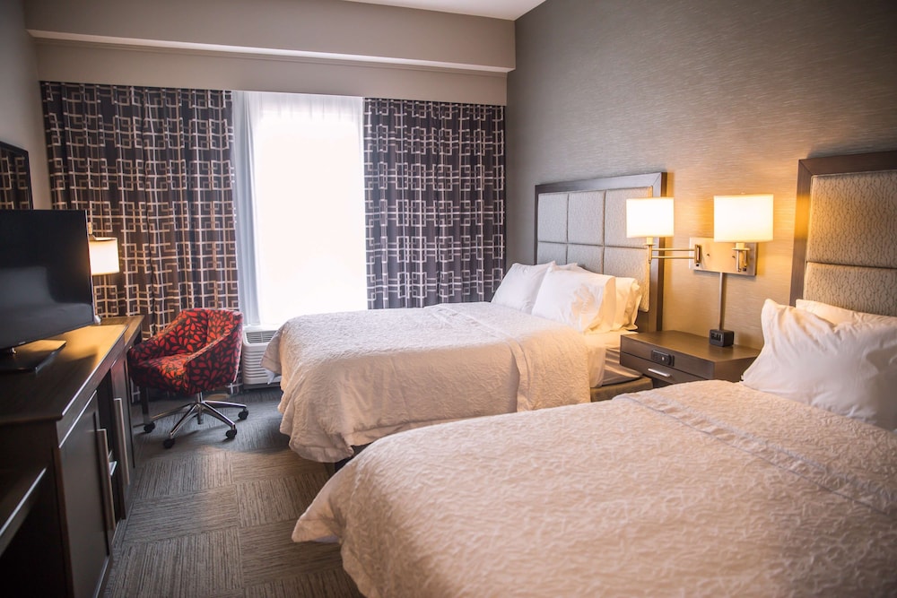Hampton Inn Pontiac - photo 10