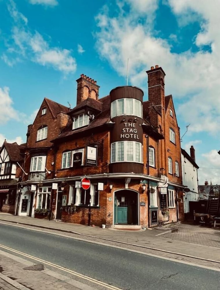 The Stag Hotel - carbon neutral hotel in Lyndhurst