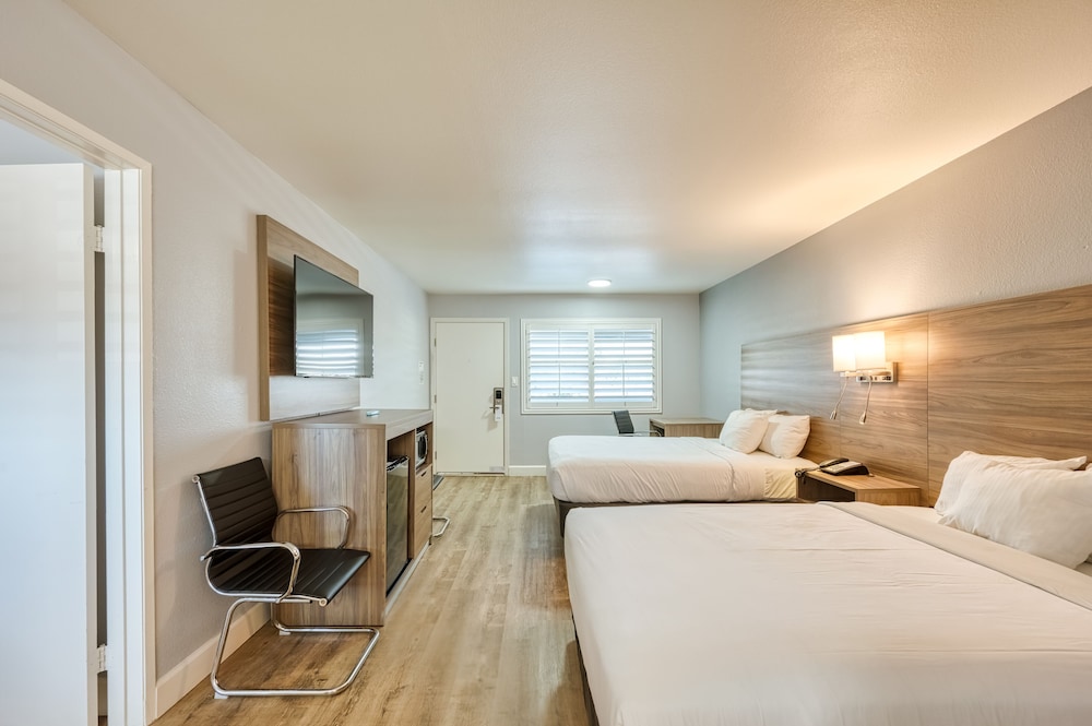 Vagabond Inn San Luis Obispo - photo 4