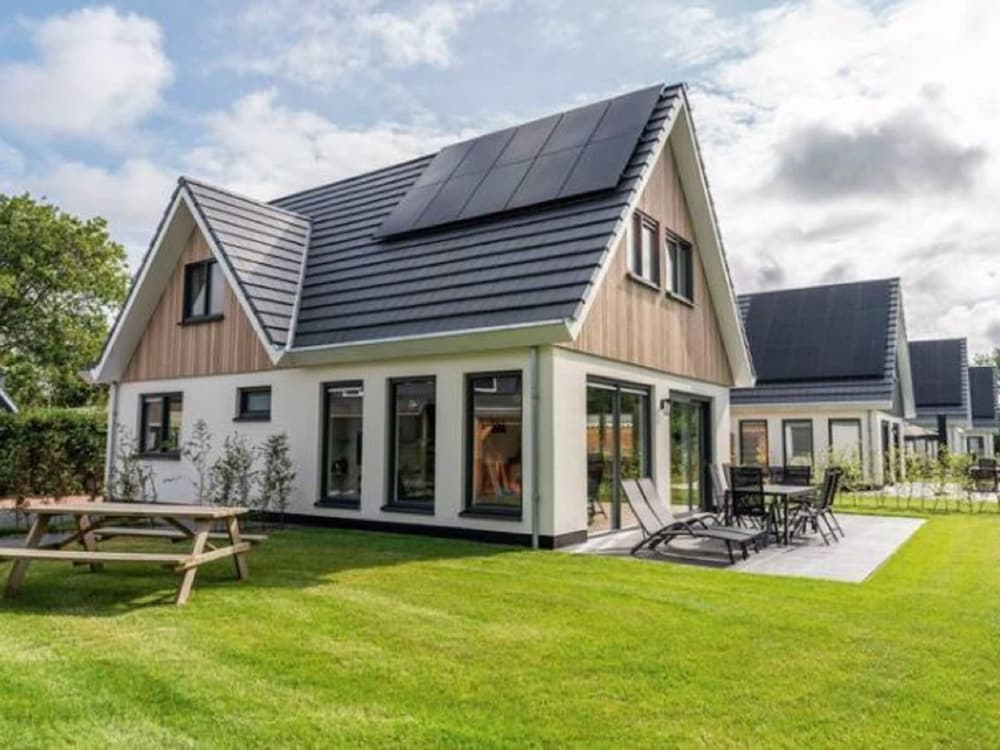 Holiday Home in Texel Near Forest and Sea — 4-Star Luxury Hotel in De Koog, Netherlands