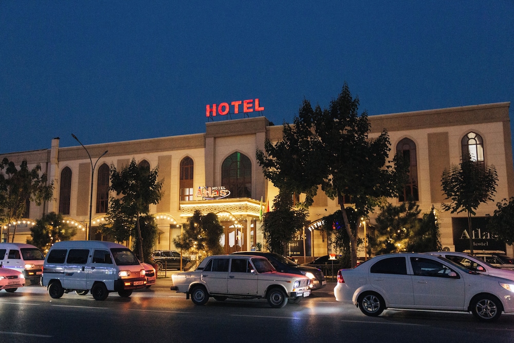 Atlas Hotel — hotel in Marg`Ilon