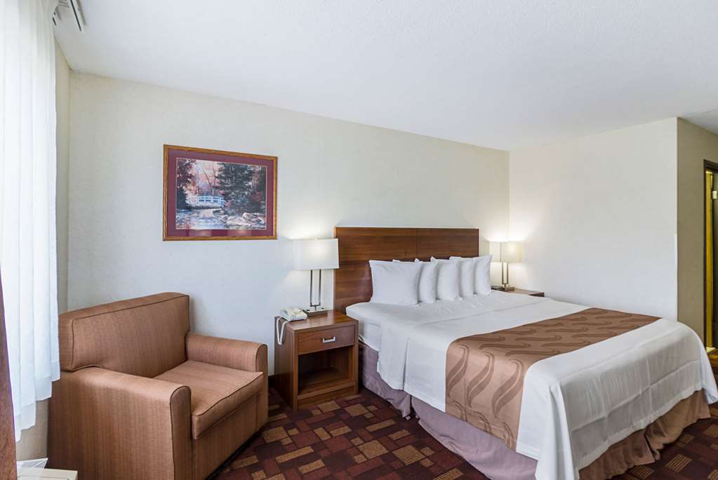 Econo Lodge Luverne I 90 - photo 12
