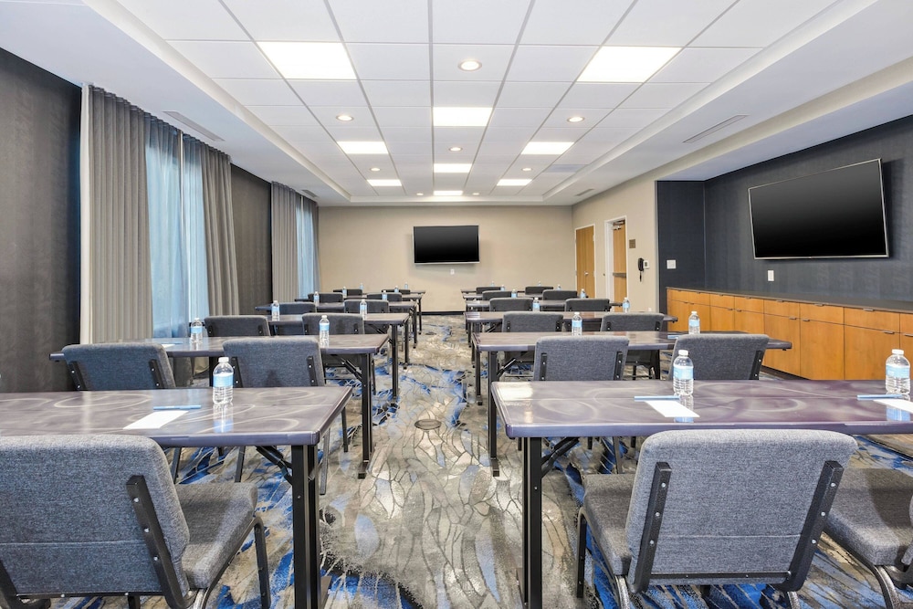 Fairfield Inn & Suites by Marriott Cincinnati Airport South Florence - photo 17
