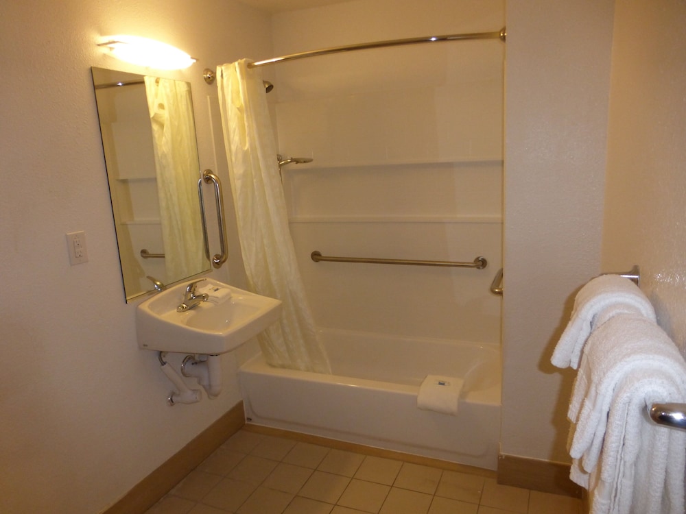 Red Roof Inn Houston Jersey Village - photo 13