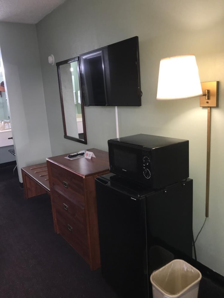 Americas Best Value Inn Manchester TN - photo 9