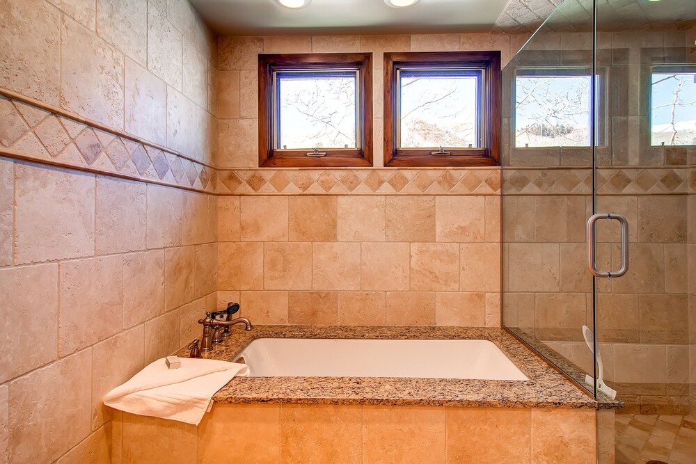 Highlands Slopeside by East West Hospitality - photo 341