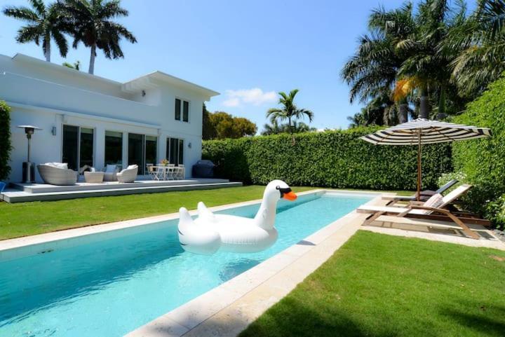 Villa Naomi Luxury Design New Home — 4-Star Luxury Hotel in Miami, United States