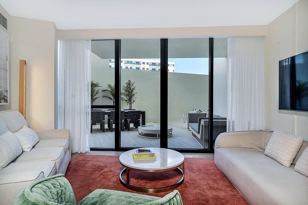 Private Residences at W SoBe by LRMB - photo 11