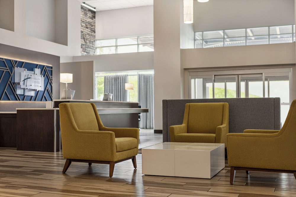 Holiday Inn Express & Suites Colorado Springs Central by IHG - photo 82