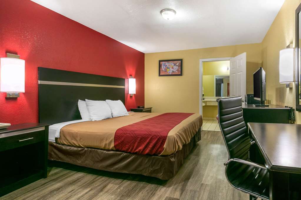 Econo Lodge Jonesboro - photo 11