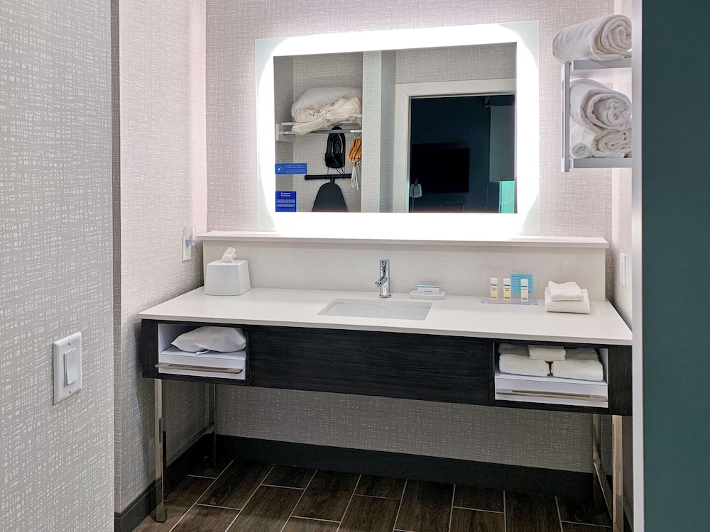 Hampton Inn & Suites Houston East Beltway 8 - photo 45