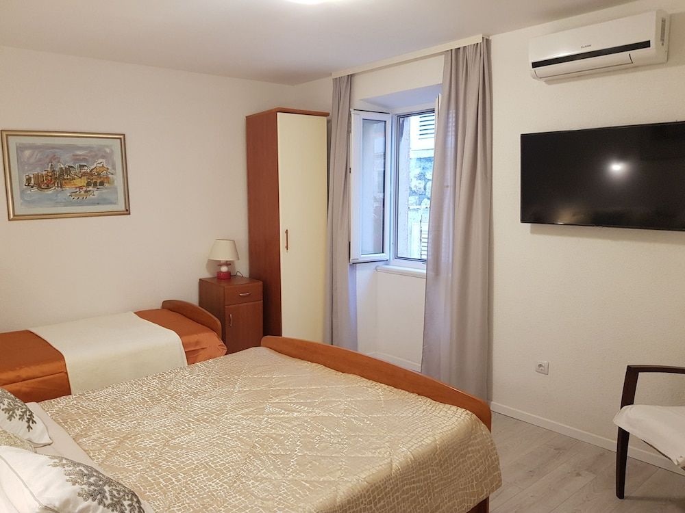 Abjanic Apartments