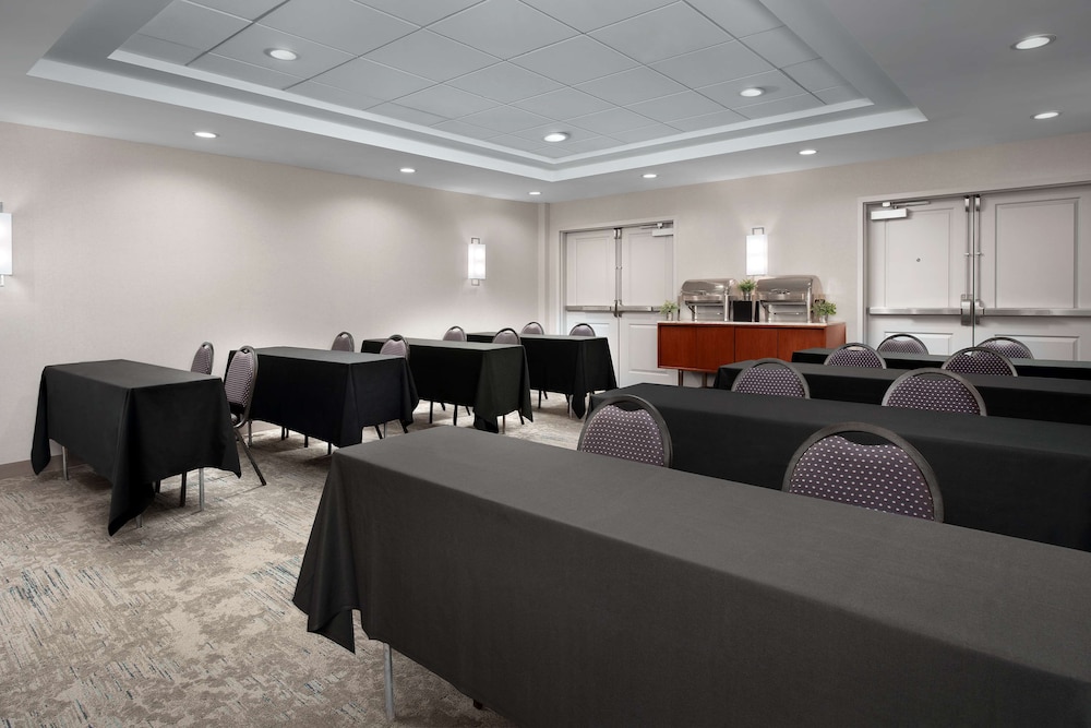 Hilton Garden Inn Marina Del Rey - photo 41