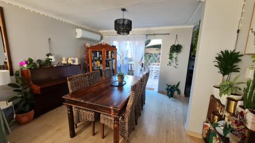 3 Bedroom Beach House with Ocean Views Across the Road from the Beach