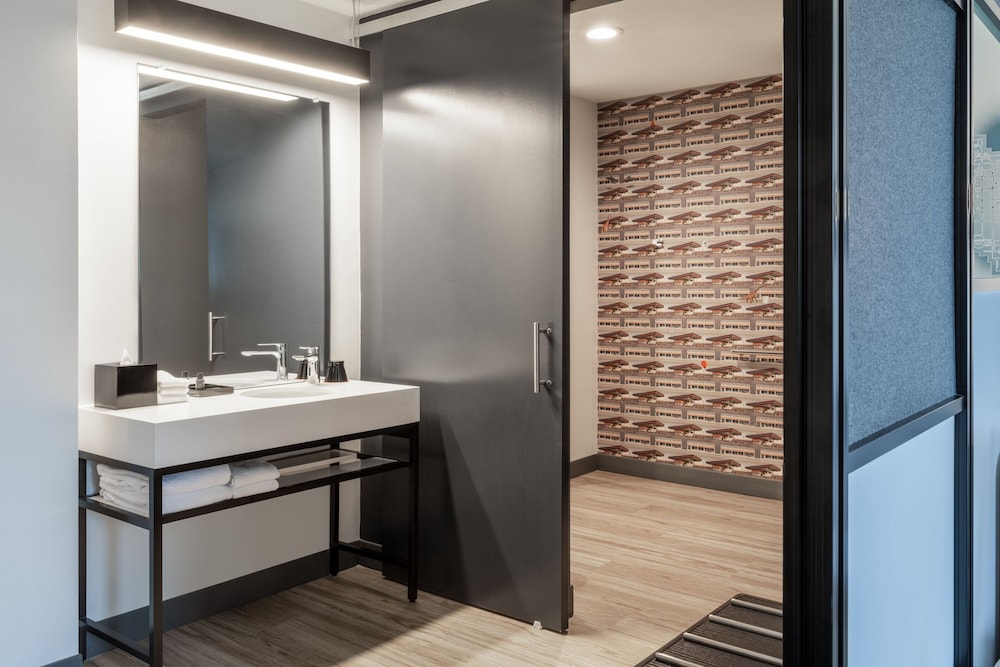 Aloft Austin South - photo 17